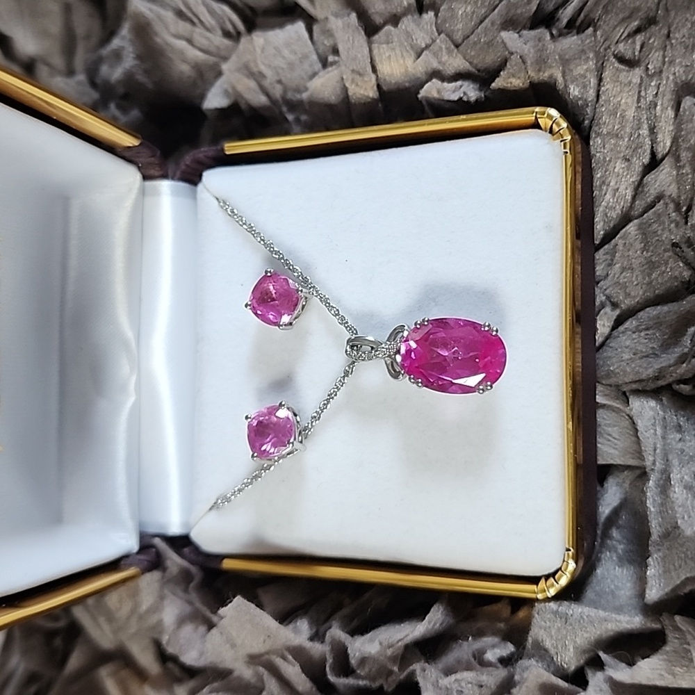 Riddles necklace set